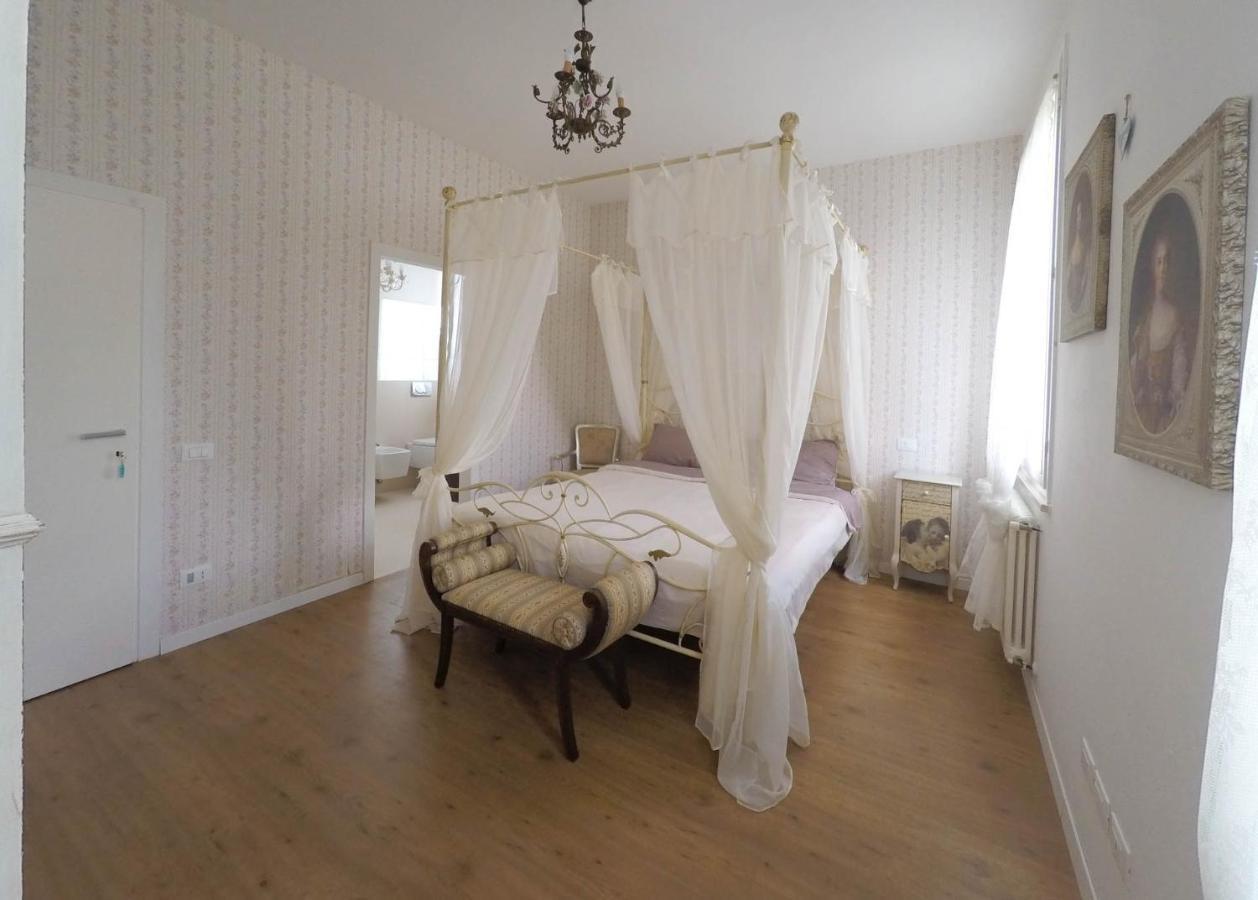 Il Bianconiglio R&B Bed & Breakfast Carraie Dış mekan fotoğraf